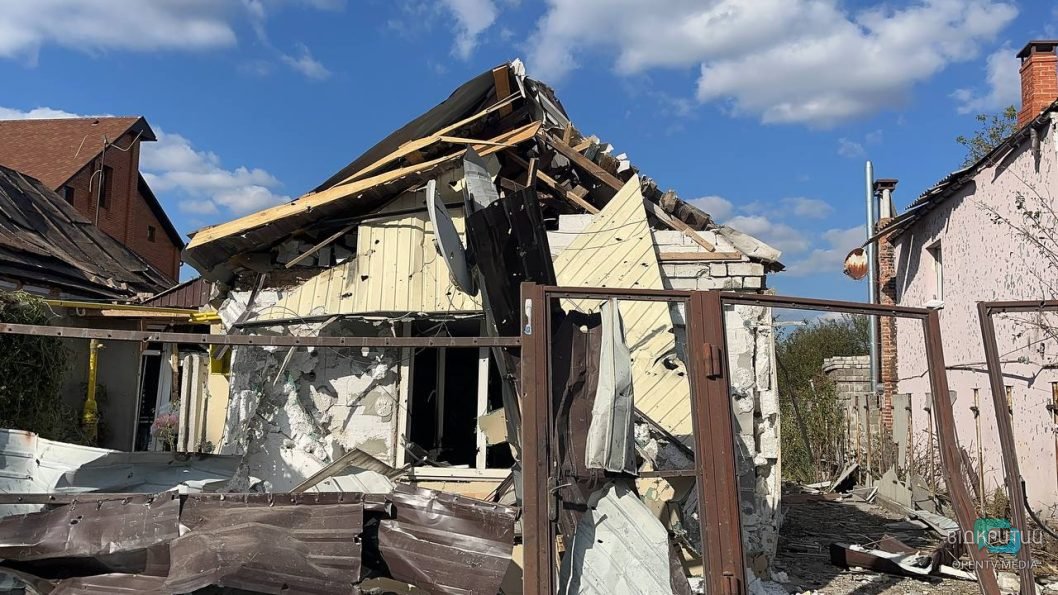 Під час ракетної атаки окупантів по передмістю Дніпра дивом вижила 1,5-річна дівчинка