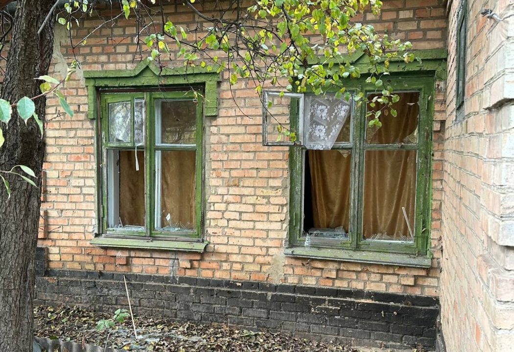 Російські окупанти обстріляли Нікополь: пошкоджені будинки та лінія ЛЕП - рис. 2