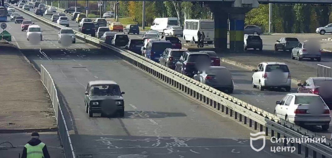 У Дніпрі утворився затор на Слобожанському проспекті - рис. 2