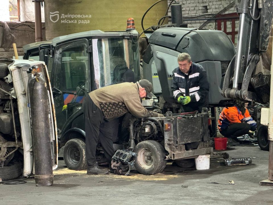 У Дніпрі комунальна техніка на 90 % готова до зими