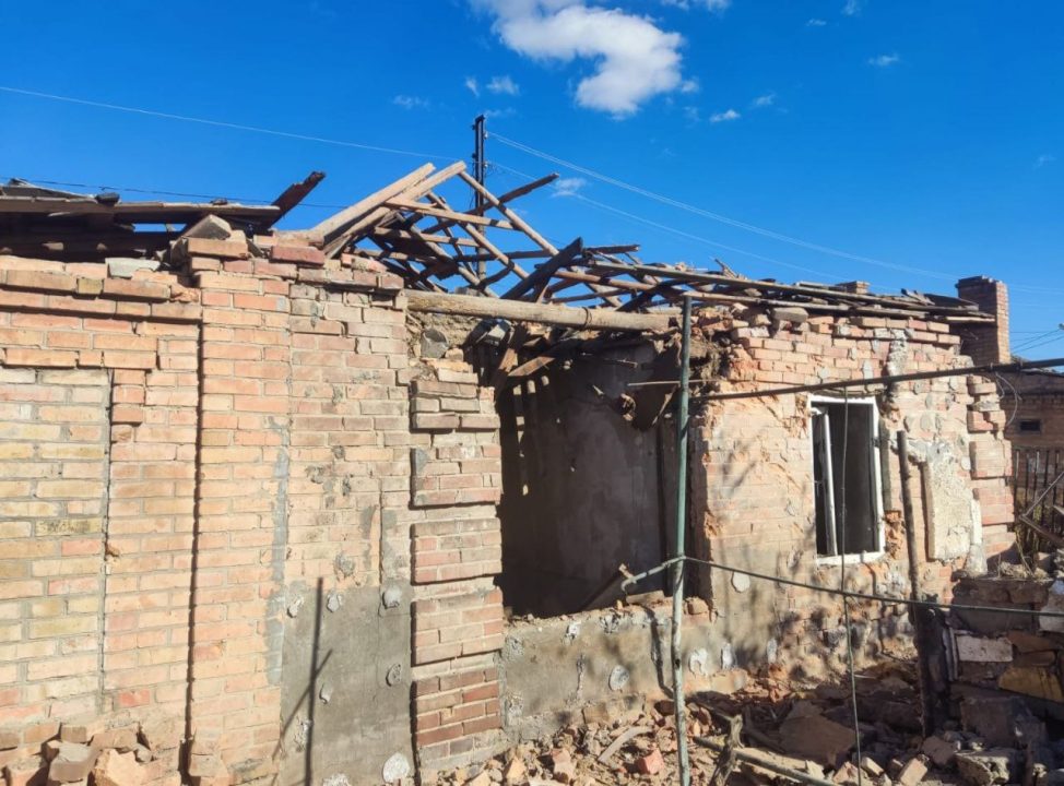 Оккупанты обстреляли Никопольщину: повреждены десятки домов, газопроводы и электросети - рис. 2