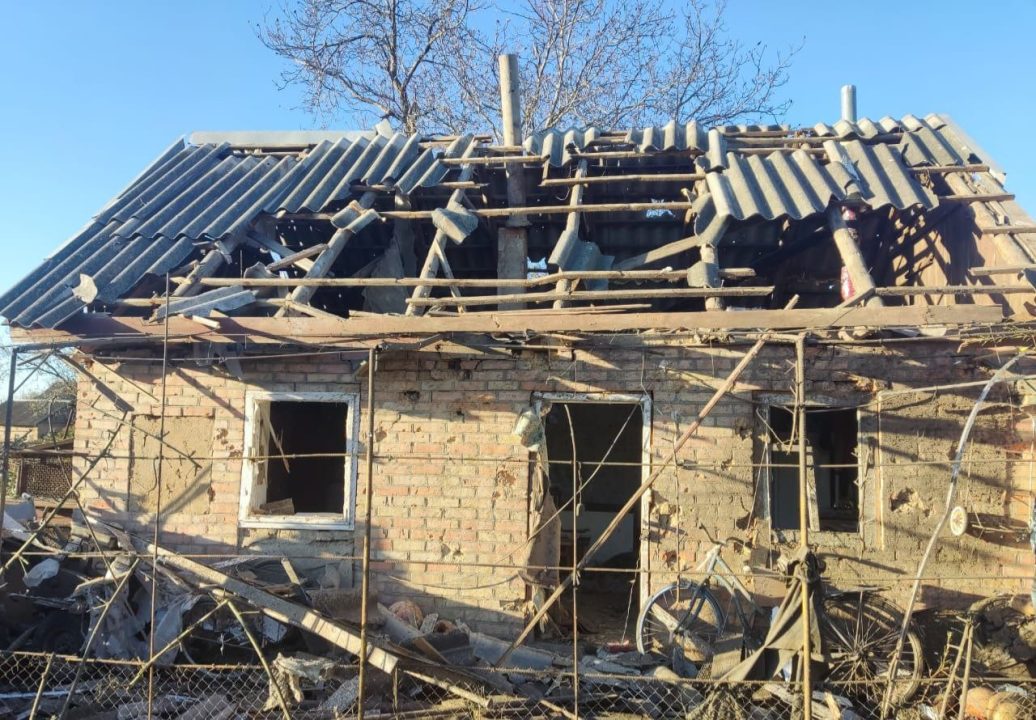 Оккупанты обстреляли Никопольщину: повреждены десятки домов, газопроводы и электросети - рис. 3
