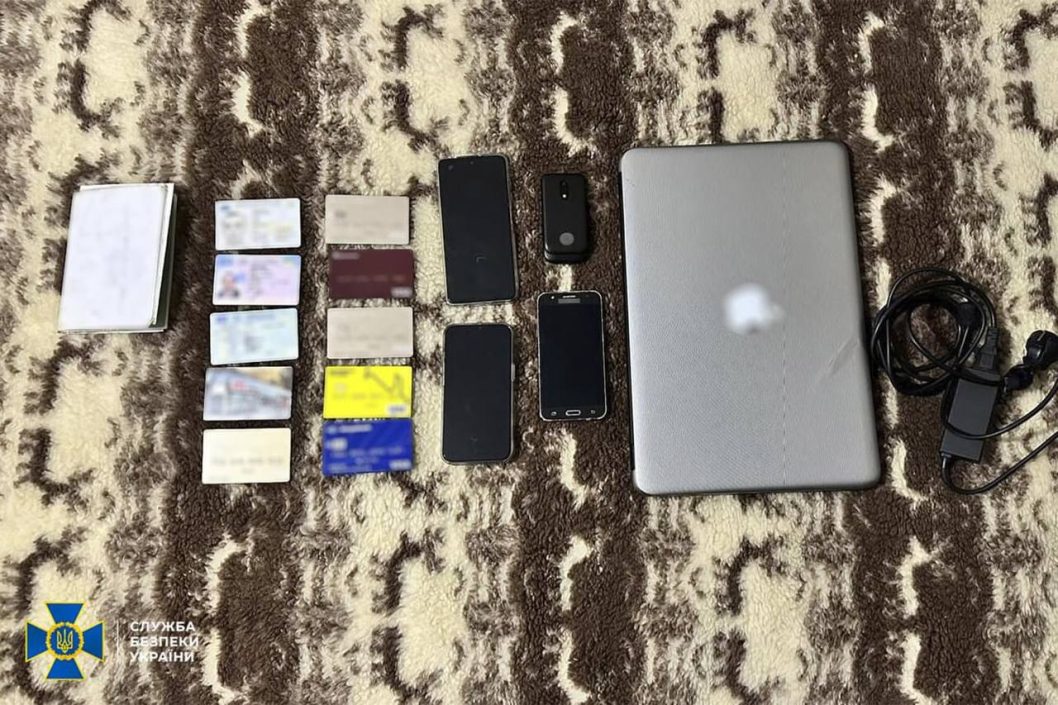 На Дніпропетровщині викрили переселенця з Донецької області, який ошукав майже сто осіб