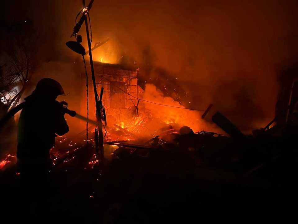 Російські окупанти обстріляли Нікопольщину: пошкоджено житлові будинки та ЛЕП  - рис. 1