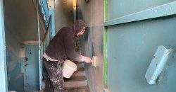 У Дніпрі продовжують ремонтувати аварійні підʼїзди у будинках комунальної власності