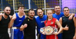 Для вихованців спортклубів та шкіл Кам’янського провів майстерклас відомий український боксер Денис Берінчик - рис. 2
