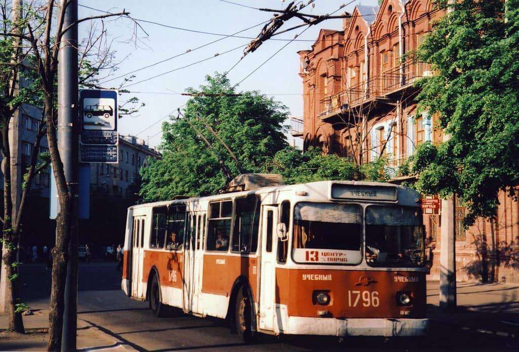 Дніпровському тролейбусу виповнилось 76 років - рис. 2