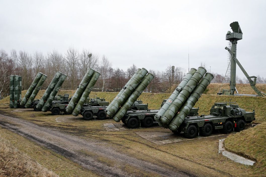 Новая версия российской ракеты к ЗРК С-400 долетает до Днепра, - главком ВСУ Залужный - рис. 1