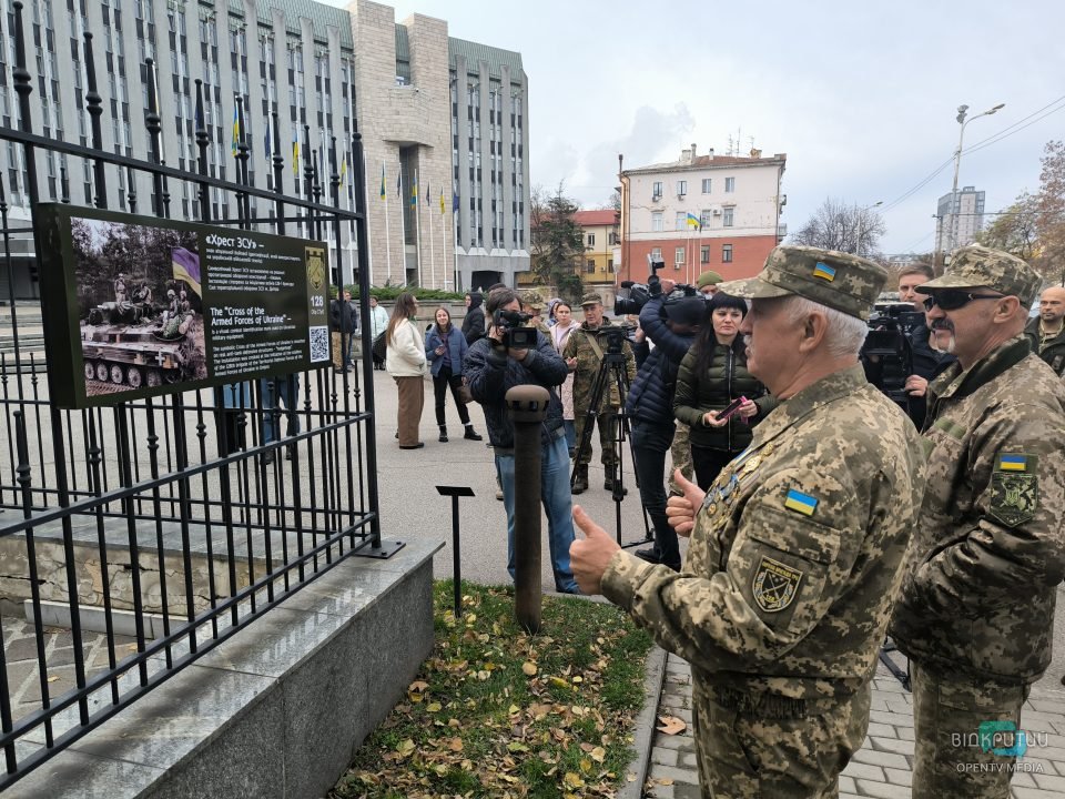 У Дніпрі відкрили пам'ятну табличку на честь полеглих захисників України - рис. 6