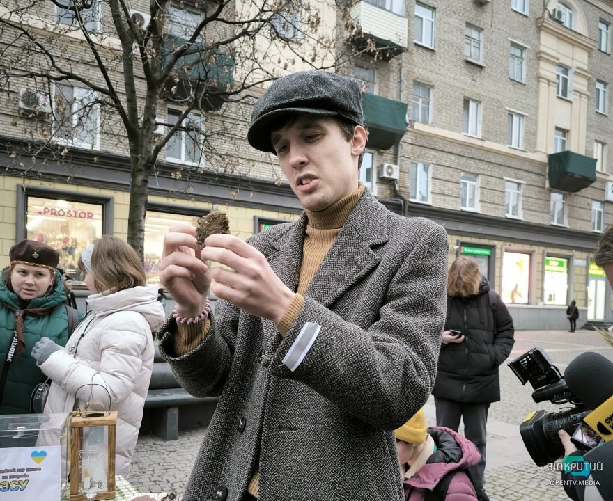 Жителям Днепра показали, что ели украинские крестьяне во времена Голодомора - рис. 5