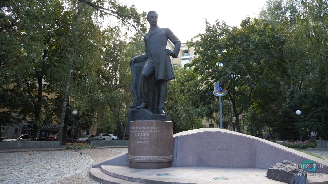 Створив пам'ятники Шевченка, Чкалова і Поля: видатний скульптор з Дніпра про війну та унікальні витвори