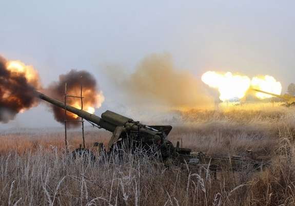 Росіяни вночі обстріляли Нікопольщину з важкої артилерії - рис. 1