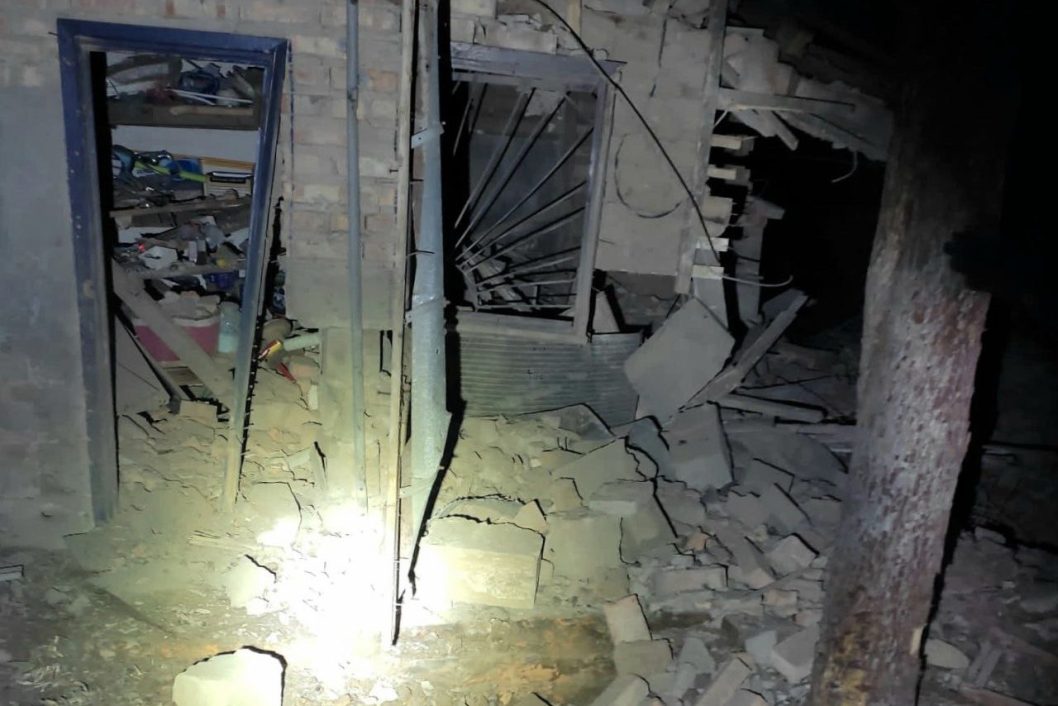 Повреждены дома и авто: оккупанты выпустили по Днепропетровщине два десятка снарядов - рис. 1