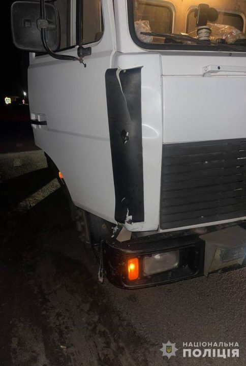 На Дніпропетровщині водій вантажівки збив велосипедиста і намагався втекти з місця ДТП