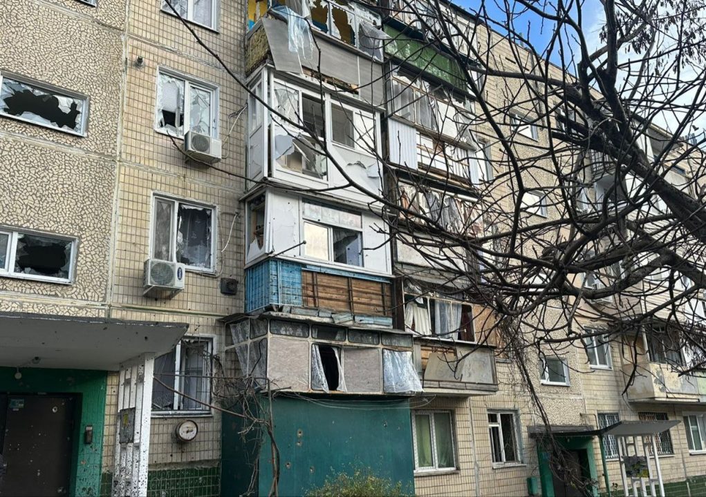Пошкоджені будинки, є постраждала: окупанти протягом дня 6 разів обстріляли Дніпропетровщину