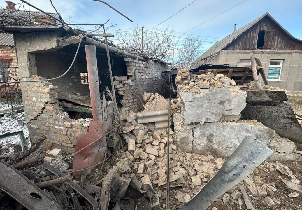 Пошкоджені будинки, є постраждала: окупанти протягом дня 6 разів обстріляли Дніпропетровщину