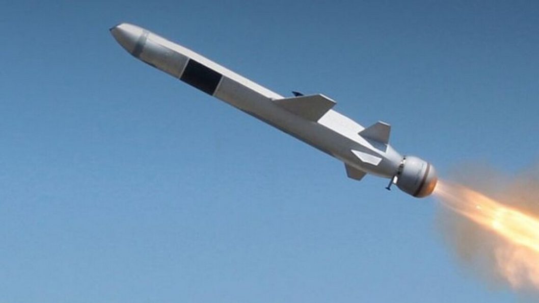 Вибухи в області: у небі над Дніпровським районом збили російську ракету - рис. 2