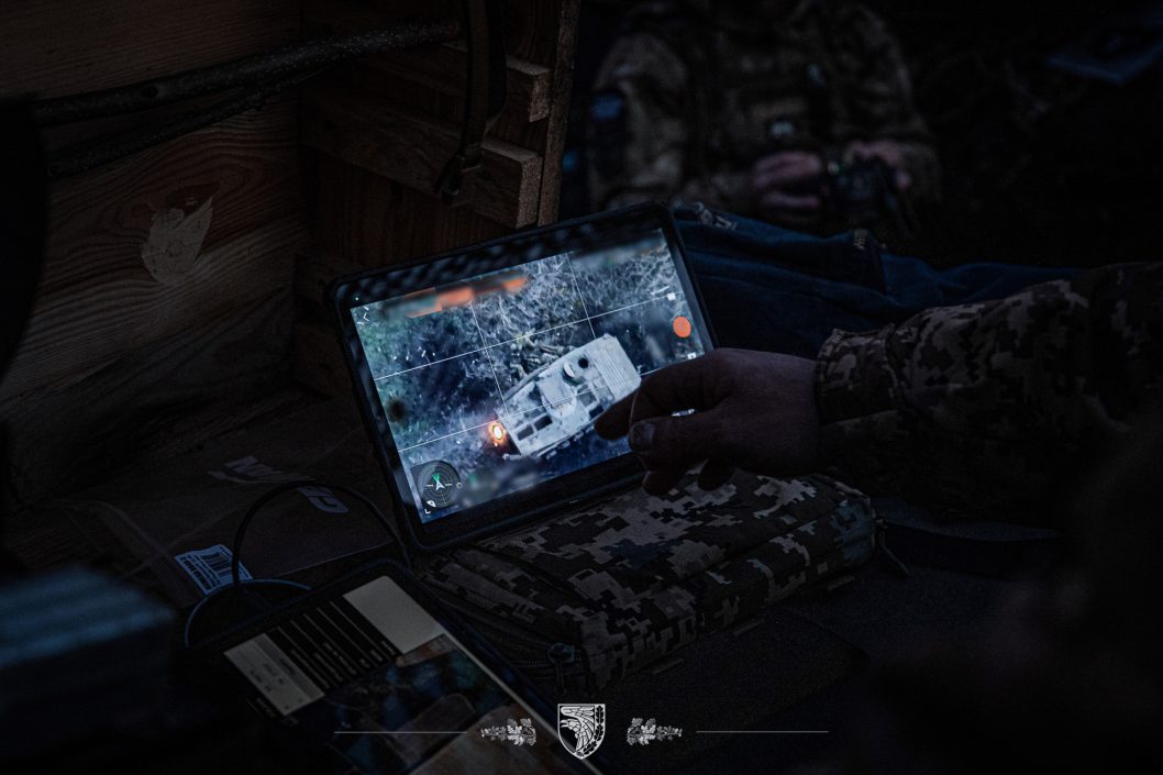 Воины днепровской 93-й бригады "Холодный Яр" уничтожают технику и оккупантов с помощью FPV-дронов - рис. 4