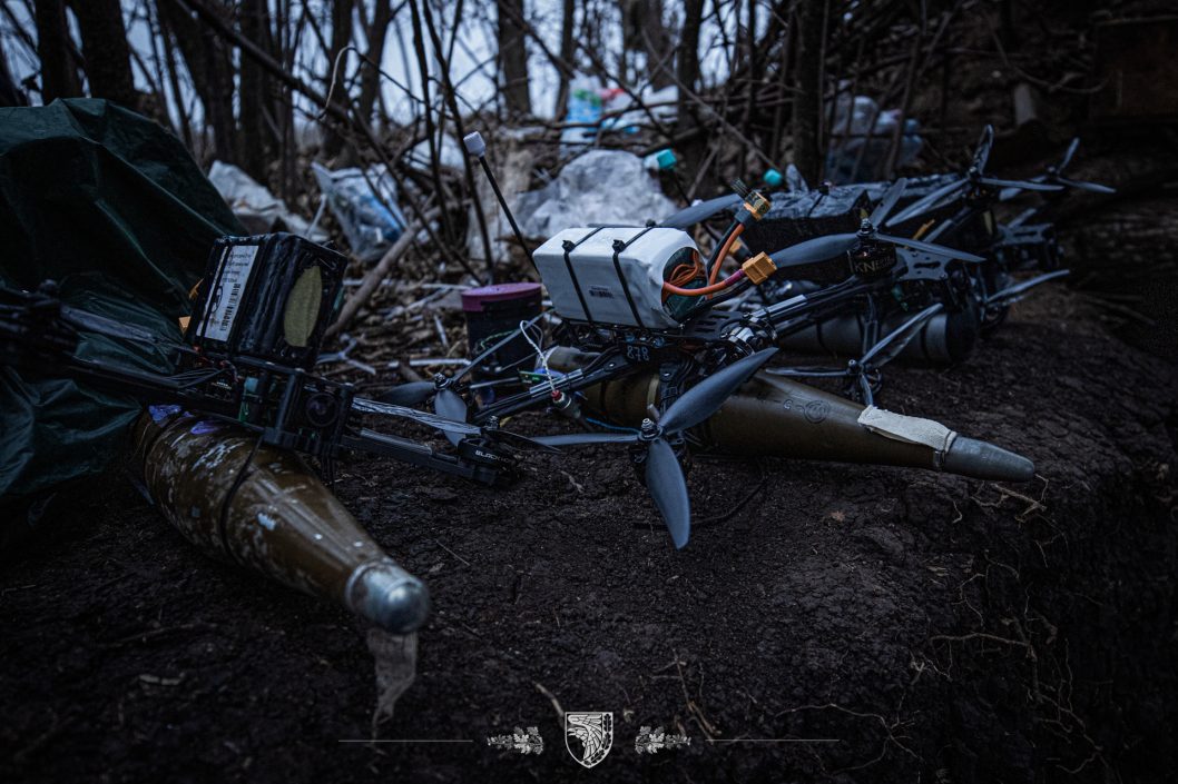 Воины днепровской 93-й бригады "Холодный Яр" уничтожают технику и оккупантов с помощью FPV-дронов - рис. 3