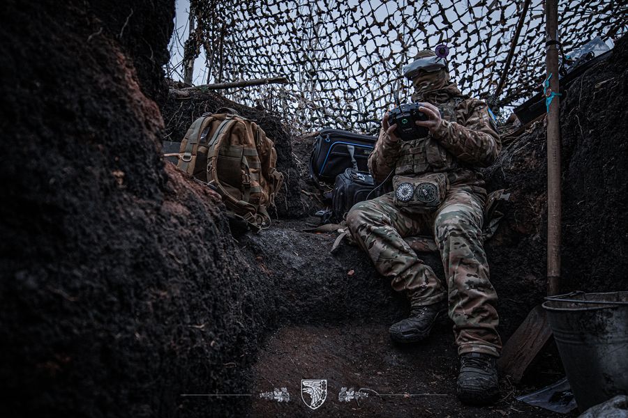 Воины днепровской 93-й бригады "Холодный Яр" уничтожают технику и оккупантов с помощью FPV-дронов - рис. 9