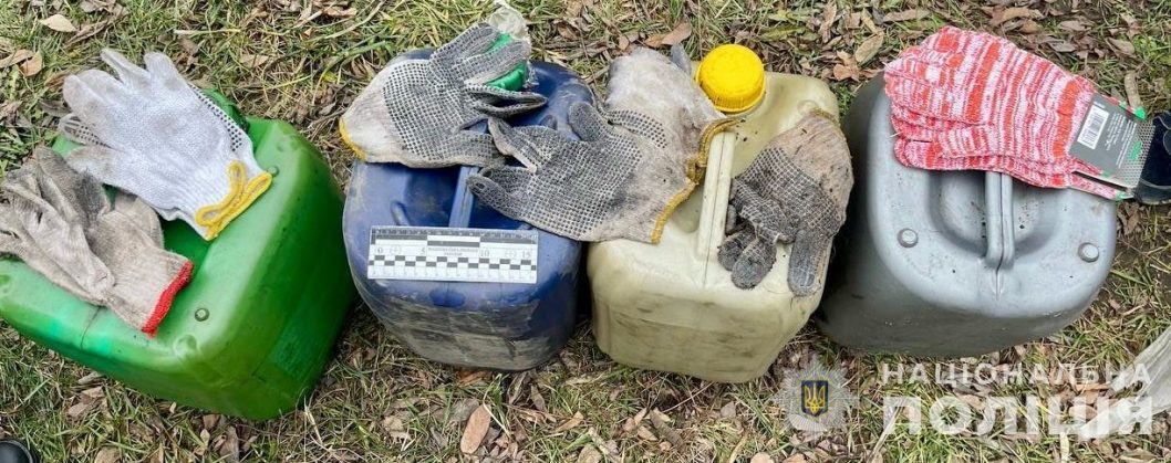 Поліцейські Дніпра затримали чоловіка, який за ніч викрав близько 300 літрів палива - рис. 2