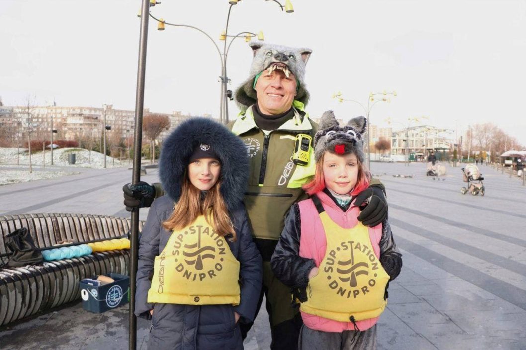 В Днепре провели рождественский карнавал на воде - рис. 4