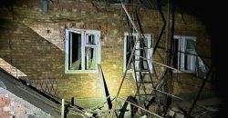 Пошкоджений газогін і приватні будинки: окупанти вночі атакували Нікополь - рис. 13