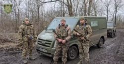 Бійці 128-ї бригади ТрО отримали автівку від студентів Дніпра