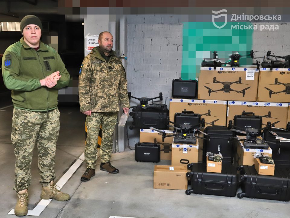 Дніпро до Дня ЗСУ доправив військовим партію дронів і техніки на майже 12 млн грн