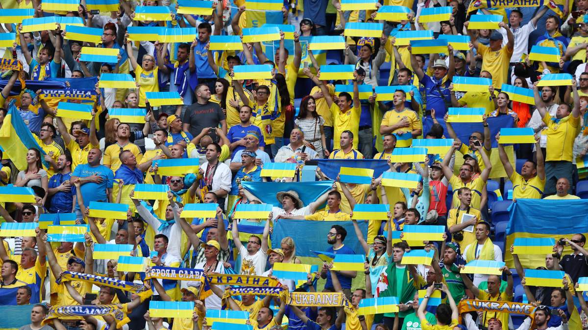 В Україні планують повернути футбольних вболівальників на стадіони - рис. 1