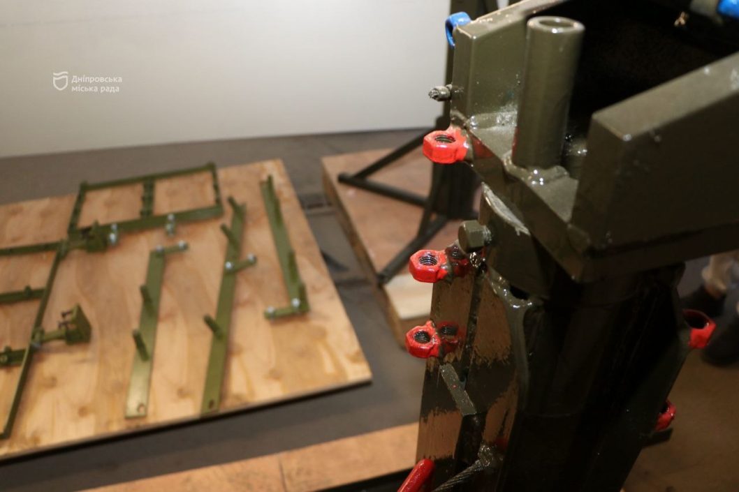 Автівки для ЗСУ та засоби ППО: як транспортники Дніпра допомагають Силам оборони України