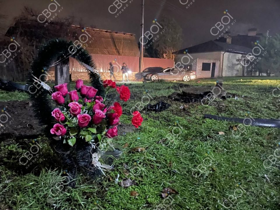 Водій Lexus протаранив паркан: подробиці смертельної ДТП на Дніпропетровщині