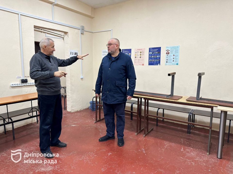 Дежурный по Днепру проинспектировал плановые работы на теплораспределительном пункте - рис. 2