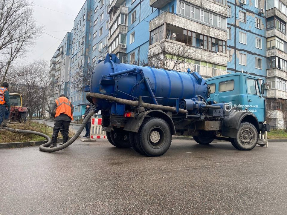 Робота аварійки Дніпра: за рік усунуто понад 18 тисяч аварій, пов’язаних з водопостачанням та водовідведенням - рис. 1