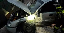 У Дніпрі зіткнулись Daewoo та Mercedes-Sprinter: водія легковика затисло в салоні  - рис. 11