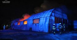 У Дніпрі сталася пожежа на підприємстві: згоріло обладнання та автобуси - рис. 13