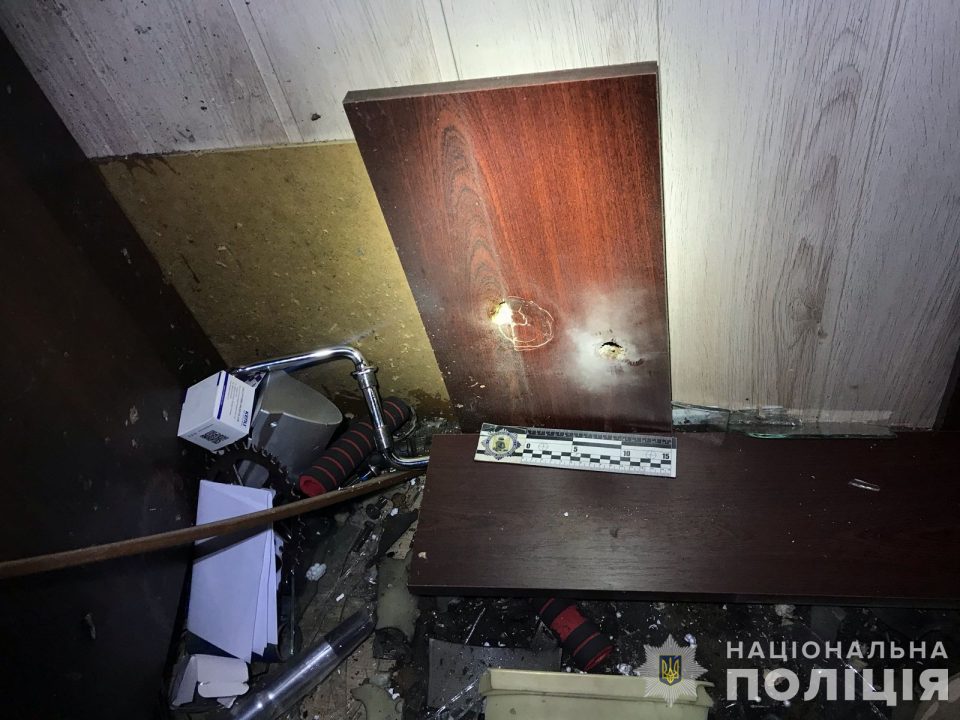 Выстрелил из гранатомета по многоэтажке: правоохранители показали последствия преступления в Кривом Роге - рис. 4