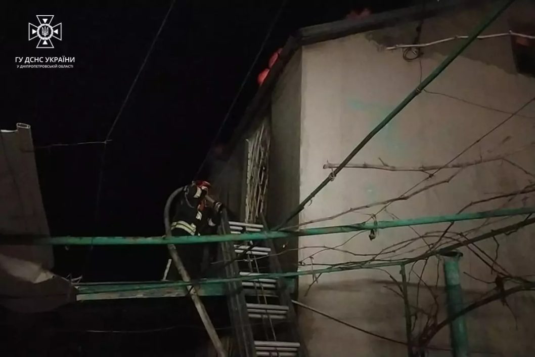 На Днепропетровщине горел двухэтажный дом - рис. 3