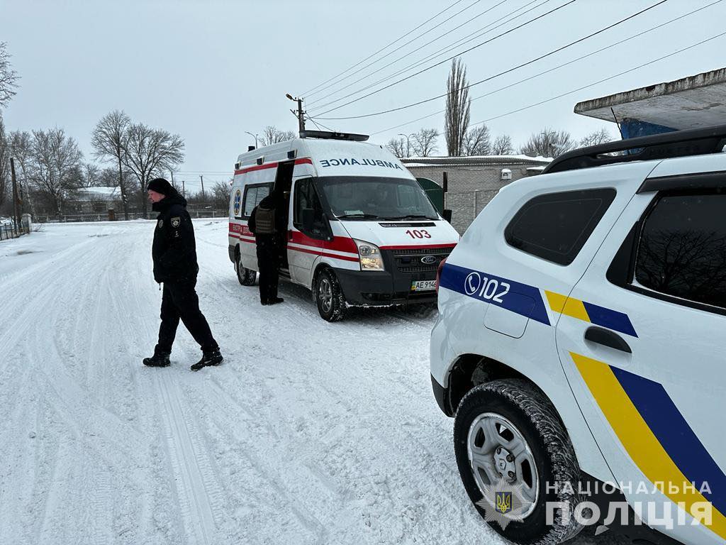 На Днепропетровщине полицейские помогли мужчине, получившему переохлаждение - рис. 2