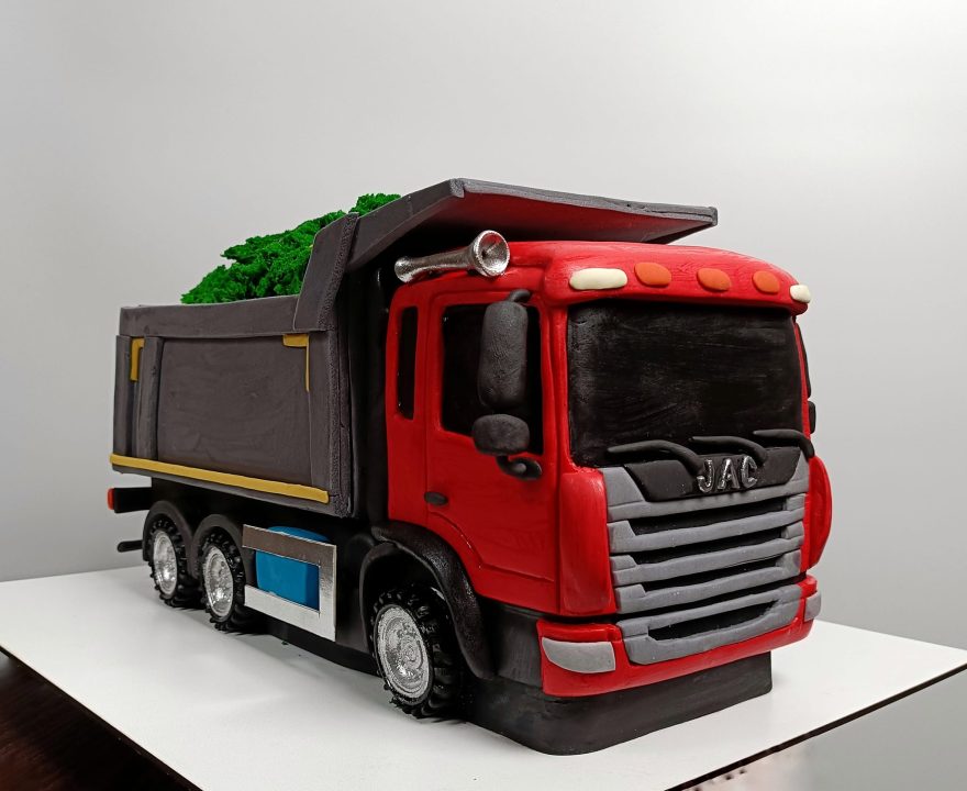 Днепровский кондитер сделал торт в виде грузовика JAC - рис. 1