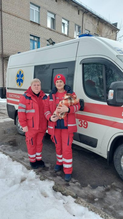 На Дніпропетровщині медики швидкої прийняли пологи в домашніх умовах