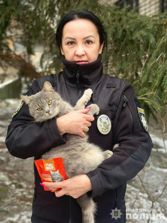 В Днепропетровской области правоохранители ухаживают за животными, которые поселились на территории районного управления - рис. 3
