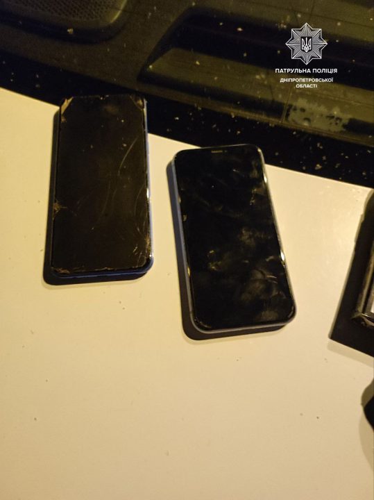 У Дніпрі невідомий вдарив жінку по голові та забрав телефон