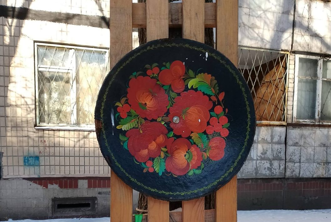 У Дніпрі з'явилось дерево для обіймів