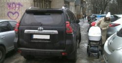Понад 2 400 штрафів виписали минулого тижня у Дніпрі порушникам паркування