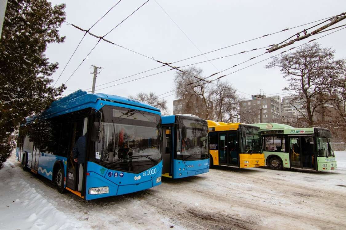 У Дніпрі тролейбуси курсують зі змінами через обрив контактної мережі - рис. 1