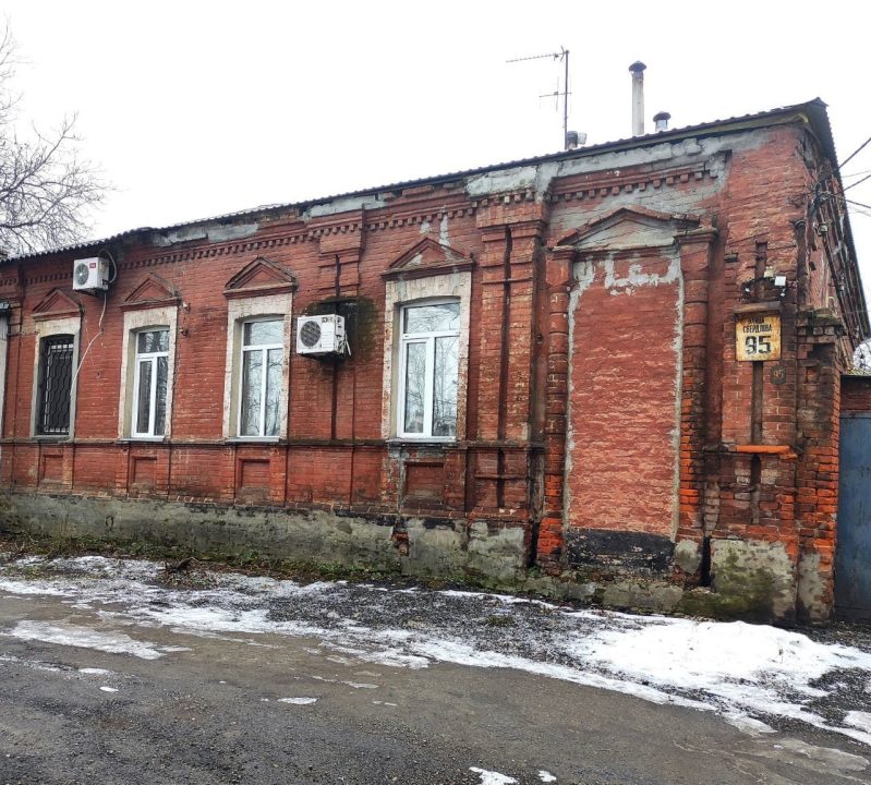 Про Дніпро: історія вулиці Антоновича, де проходили кінні перегони