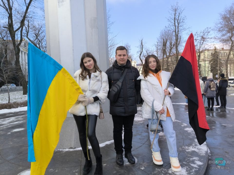 В Днепре ко Дню Соборности Украины провели акцию «Цепь единства» - рис. 20