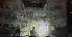 Російські окупанти влучили у Харкові в житловий будинок: під завалами можуть бути люди - рис. 3
