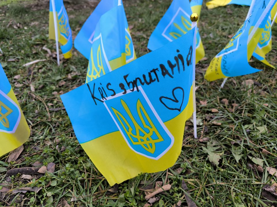 В центре Днепра открыли Аллею почета украинским защитникам - рис. 3